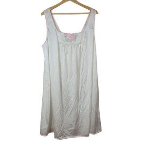 Vassarette Nightgown White XXXL Embroidered Quilted Flowers Sleeveless Nylon VTG